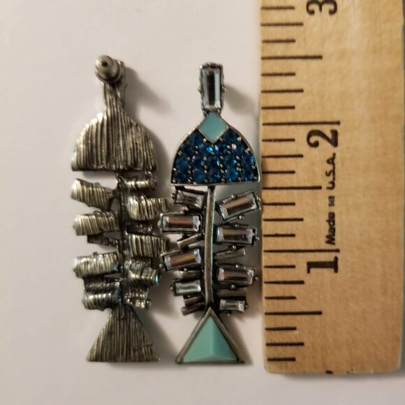 Blue Turquoise Fishbone Silver tone Rhinestone Pierced Earrings - Picture 7 of 11